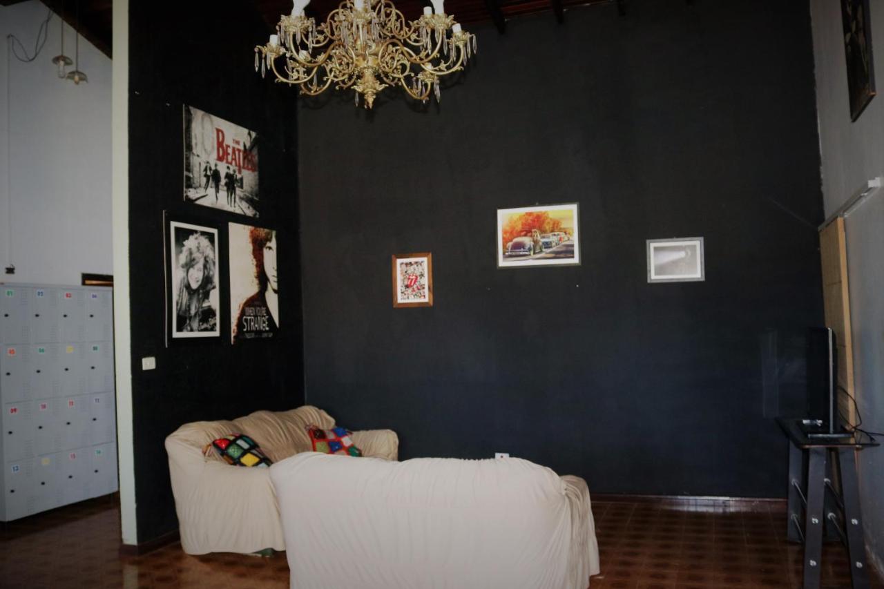 Manga Rosa Hostel